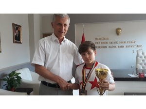 Madalya avcısı minik Kaan, iki madalya ve 1 kupa kazandı