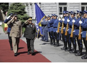 Orgeneral Güler Bosna Hersek'te