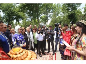 Emine Erdoğan, Engelli ve Rehabilitasyon Merkezi'nin açılışını yaptı