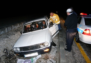 Şoför direksiyonda uyuyunca..