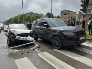 Samsun’da zincirleme kaza ucuz atlatıldı