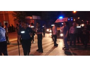 İki komşu arasında bıçaklı kavga: 3 yaralı