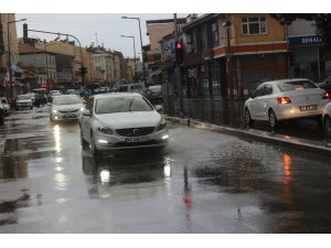 Karapınar'da yağmur etkili oldu