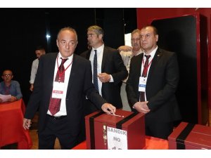 Gençlerbirliği’nde yapılan Olağan Genel Kurul sonucunda Murat Cavcav yeniden başkanlığa seçildi.