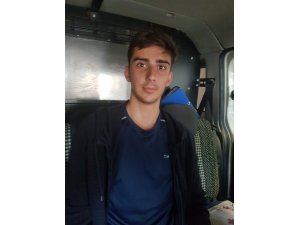 Kimliğini evde unutan öğrencinin imdadına polisler yetişti