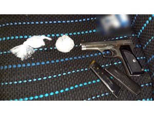 Yol uygulamasında eroin ve kokainle yakalandılar