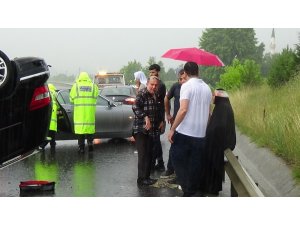 TEM’de lüks araç takla attı: 4 yaralı