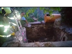 Çöken sulama kuyusuna düşen baba-oğul ölümden döndü