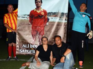 Ayvalık ve Küçükköy’ün efsanevi futbolcusu Ali İhsan Erbil unutulmadı