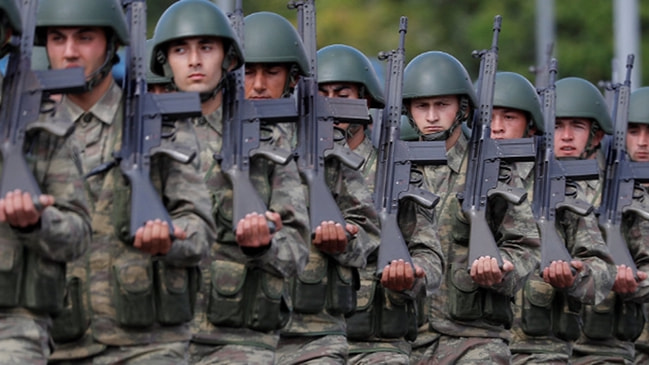 Gözler Meclis'te... Askerlik kanunuyla 130 bin asker terhis olacak!