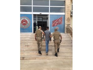 Telefon hırsızı güvenlik kamerasına yakalandı