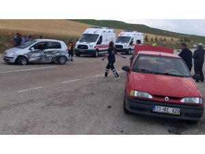 Zincirleme trafik kazası: 5 yaralı