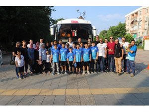 Küçük basketbolcular kampa uğurlandı