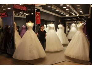 Düğün sezonu piyasaları canlandırdı