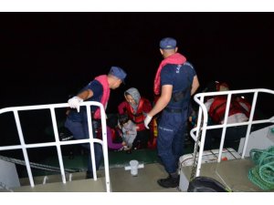 Ayvalık’ta 17 Afganistan mülteci yakalandı
