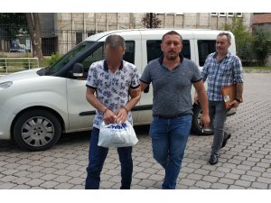 Uyuşturucu hap ve bonzai ile yakalandı