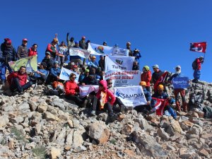 Seydişehirli dağcılar Aydos'un zirvesine tırmandı