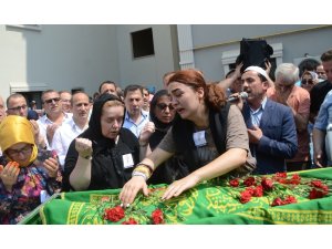 Kazada hayatını kaybeden doktor son yolculuğuna uğurlandı