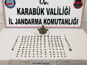 Boynundaki kolye, tarihi eser kaçakçılarını yakalattı
