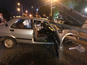 TBMM’nin önündeki kazada sürücü otomobilde sıkıştı
