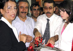 Tıraşçı, muayenehane açtı