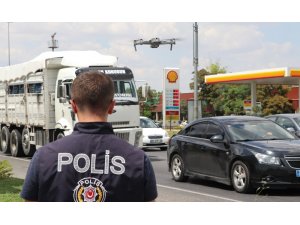 Yüzlerce metre ötedeki trafik kural ihlalleri drone ile tespit ediliyor