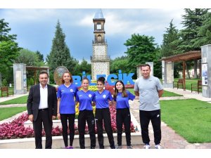Başkan Şahin şampiyonları ağırladı