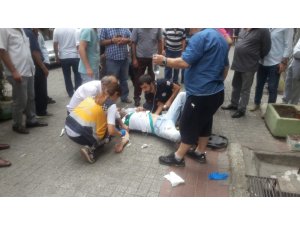 Kahve içerken bıçaklandı