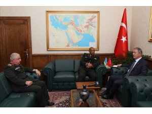 Bakan Akar, Ruanda Genelkurmay Başkanı’nı ağırladı