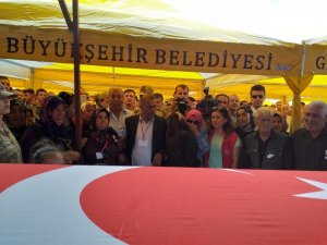 4 yıl sonra naaşı bulunan şehit uzman çavuş son yolculuğuna uğurlandı