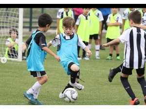 Afyonkarahisar’da Beşiktaş Spor Okulları Yaz Kampı başladı