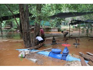 GÜNCELLEME - Mersin'de kuvvetli sağanak sele neden oldu