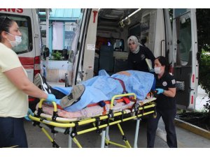 Falezlerden düşen genci polis kurtardı