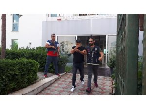 Halk otobüslerine dadanan yankesici yakalandı