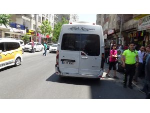 Diyarbakır’da 3 yaşındaki çocuk minibüsün altında kaldı