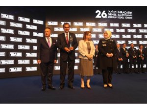 Erdemoğlu Dış Ticaret En büyük halı ihracatçısı ödülüne layık görüldü