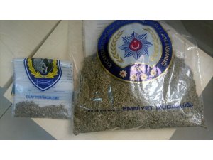 Lastiklerine ateş edildi, yaya olarak kaçarken yakalandılar