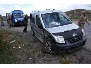 Şarkışla'da trafik kazası: 2 yaralı