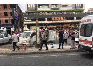 Direksiyon başında fenalaştı elektrik direğine çarptı