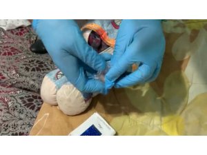 Oyuncak bebekli uyuşturucu satıcısı yakalandı