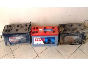 Kiralık araçla akü hırsızlığı yaptılar