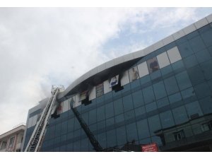 Güngören’de iş yeri dumanlar içinde kaldı