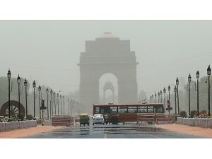 Hindistan’da aşırı sıcaklar yüzünden ölenlerin sayısı 92’ye çıktı