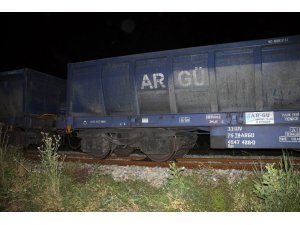 Trenin altında feci şekilde can verdi