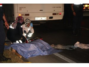 Kırmızı ışıkta geçen tur otobüsü motosiklet sürücüsünü ezdi: 1 ölü