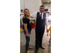 Cani koca eşini öldürmeden önce havalimanından çiçeklerle almış