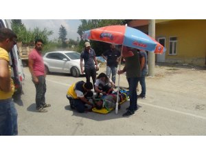 Enerji hattı çeken işçi direkten düştü