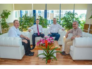 Karacabey Belediyesi’nden robotik kodlama atölyesi