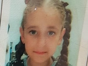 Karşıdan karşıya geçmeye çalışan kardeşlere araba çarptı