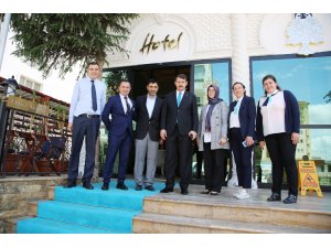 Vali Ayhan, otel işletmecilerini ziyaret etti